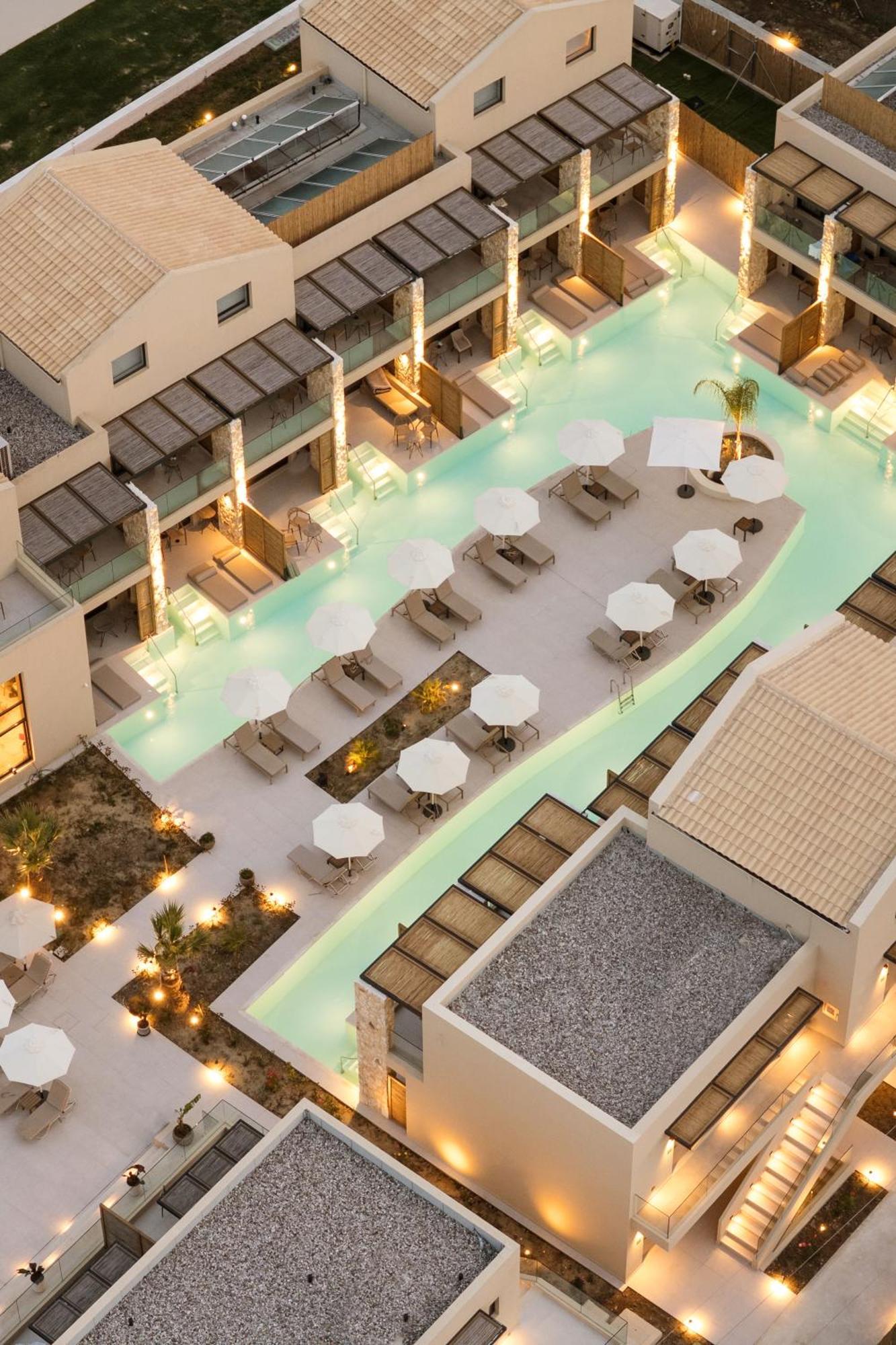Ekati Mare Lifestyle Hotel 4*